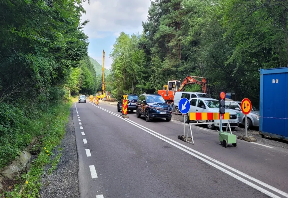 Atenție, șoferi! Trafic restricționat, până la iarnă, pe DN73A