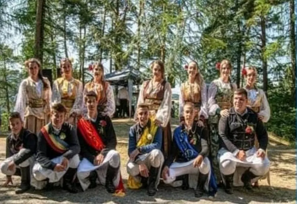 Junii ne invită, mâine, în Piața Unirii