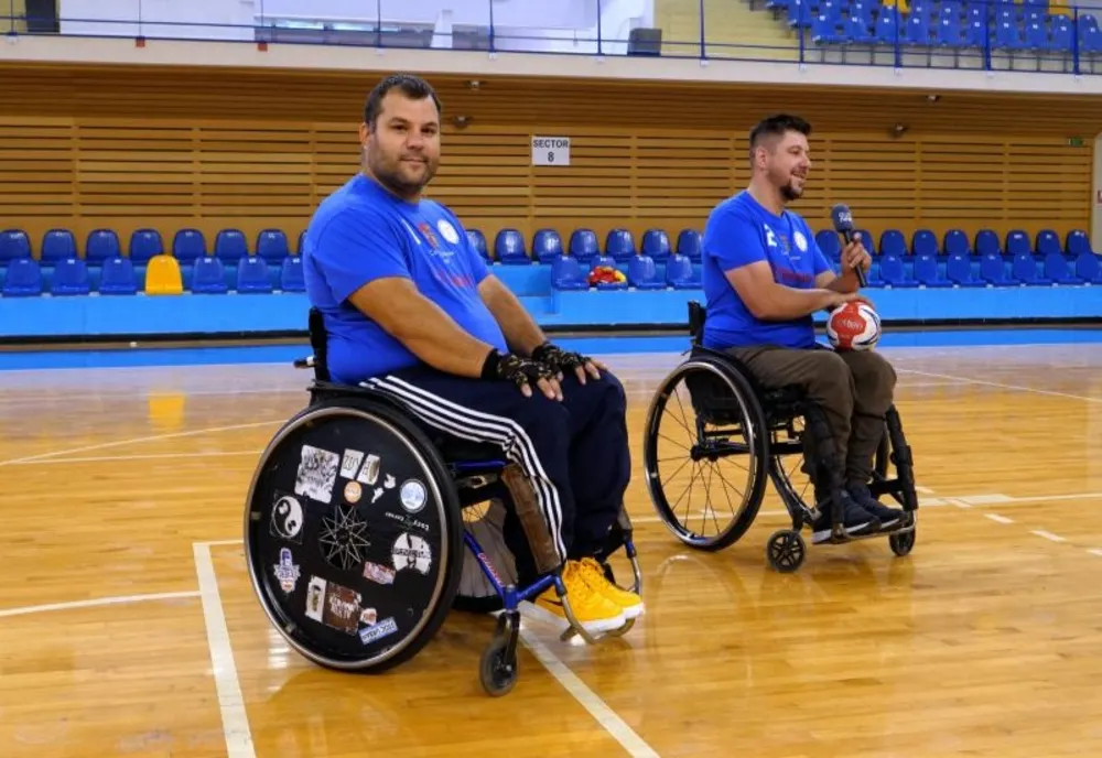 Competiție internațională de handbal și baschet în scaun rulant – în acest weekend la Brașov