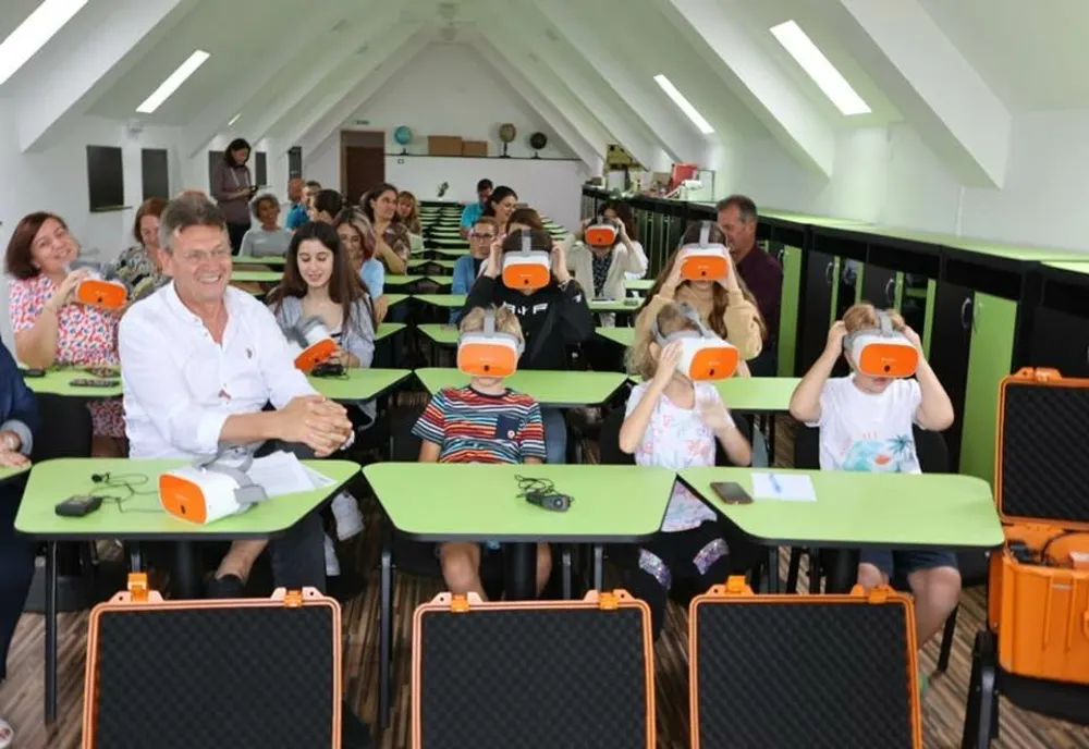 Premieră pentru județul Brașov! Cursuri virtuale, la Școala Gimnazială din Ghimbav