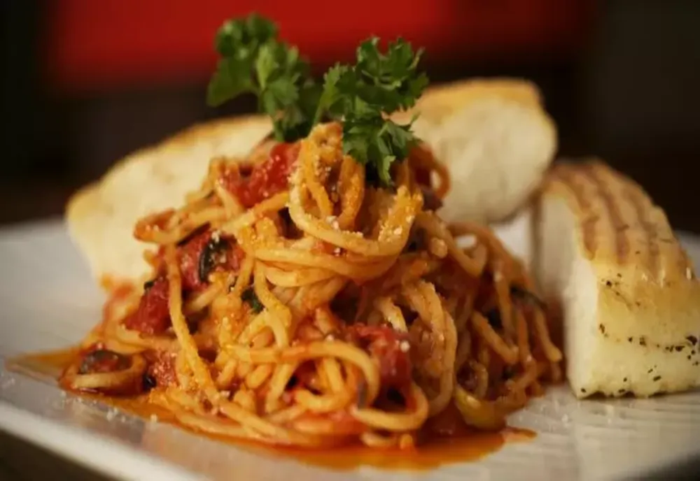 Dieta care te ajută să slăbești fără să renunți la pâine și paste