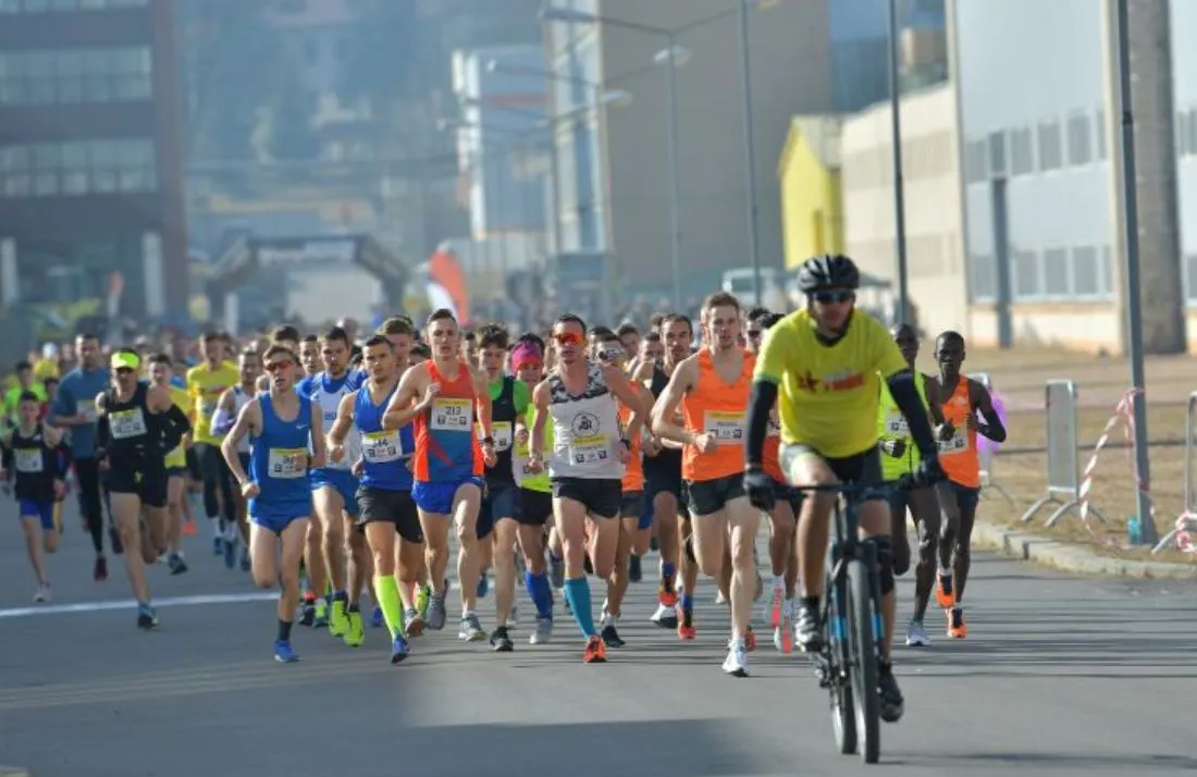 Restricții de circulație în municipiul Brașov duminică, 13 noiembrie, pentru Crosul 15 Noiembrie