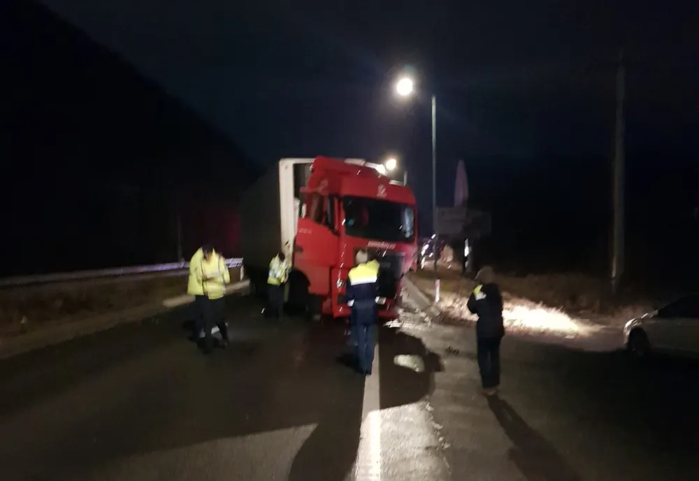 Trafic blocat pe DN1, la intrarea în Braşov!