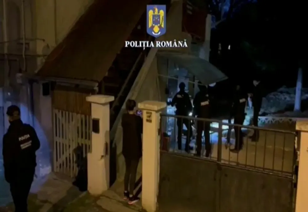 VIDEO Percheziții la proxeneții din Brașov, în această dimineață