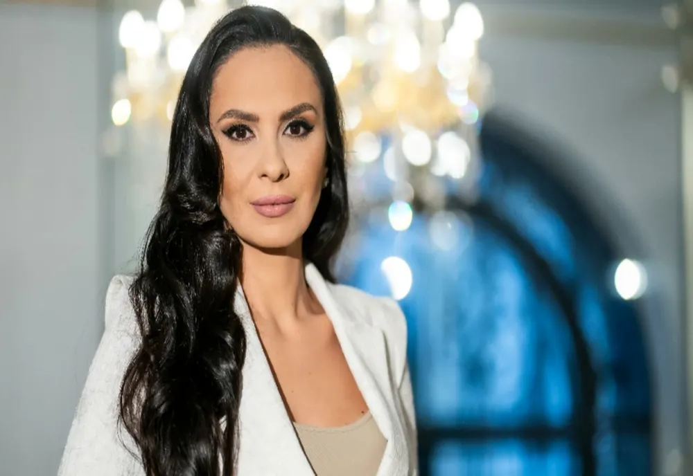 Cu drag despre România | Alexandra Păcuraru: Suntem datori să dam mai departe bucăți de bucurie din sufletul nostru și celor care suferă
