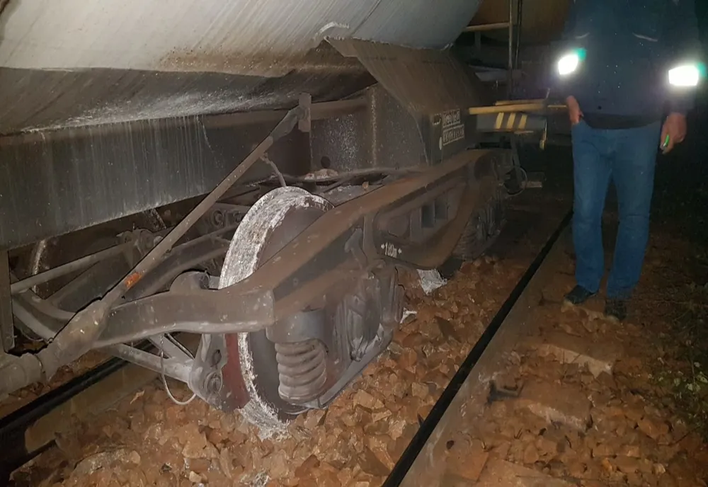 VIDEO Un tren de marfă a deraiat în județul Braşov