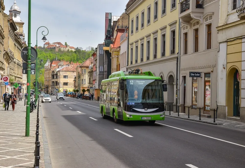 Parada Junilor restricționează traficul în Brașov. Vezi ce străzi vor fi închise dar și cum vor circula autobuzele!