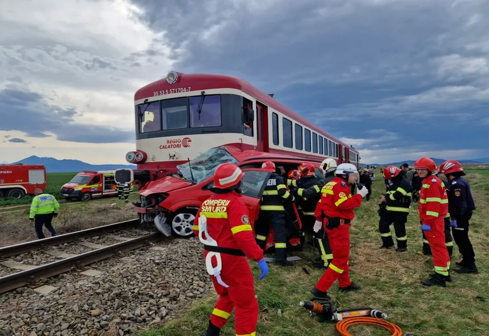 Accident feroviar GRAV, în județul Braşov! O victimă inconştientă