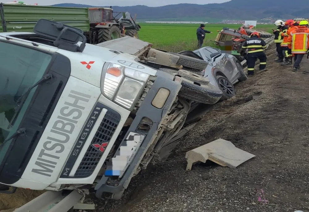 Accident cu 3 autovehicule implicate, pe DN1, între Codlea și Ghimbav