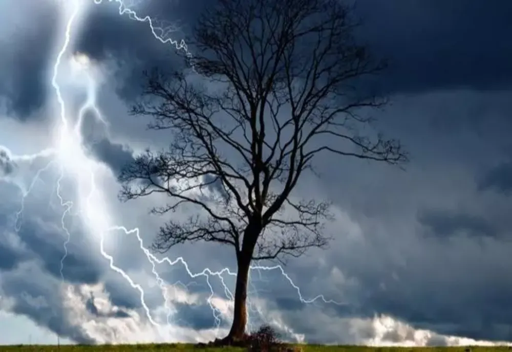 ALERTĂ METEO de vreme rea: se așteaptă FURTUNI VIOLENTE - cele mai afectate zone