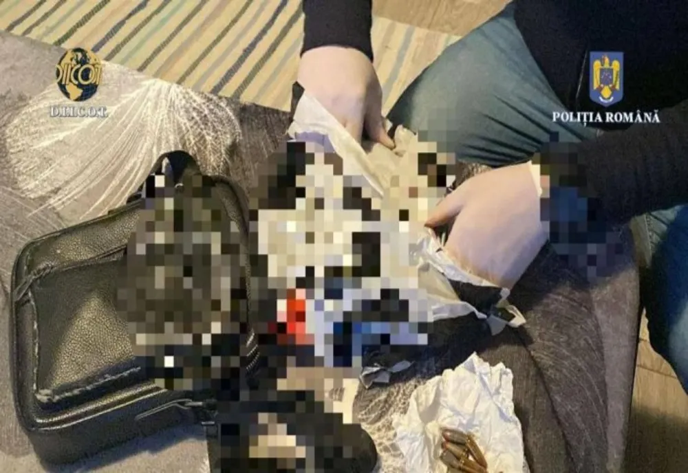 VIDEO 3 persoane acuzate de trafic de droguri au fost arestate