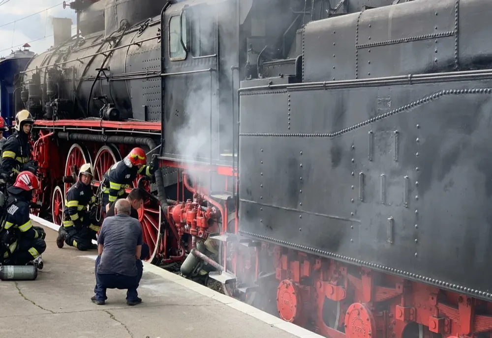 Incendiu la locomotiva de epocă din Gara Braşov!