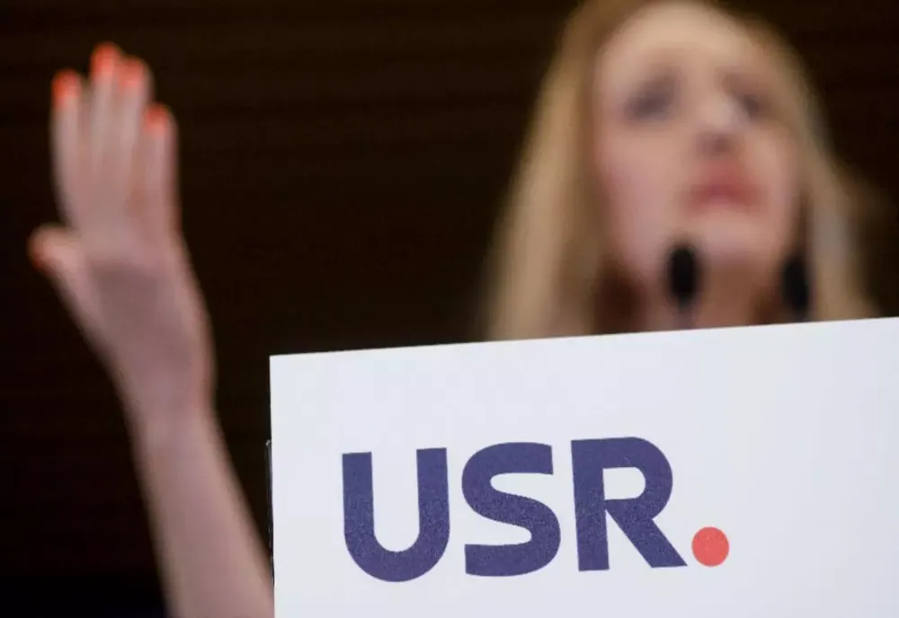 VAL DE REACȚII LA DECLARAȚIILE ELENEI LASCONI DESPRE ROMÂNII „TRĂDĂTORI” DIN DIASPORA