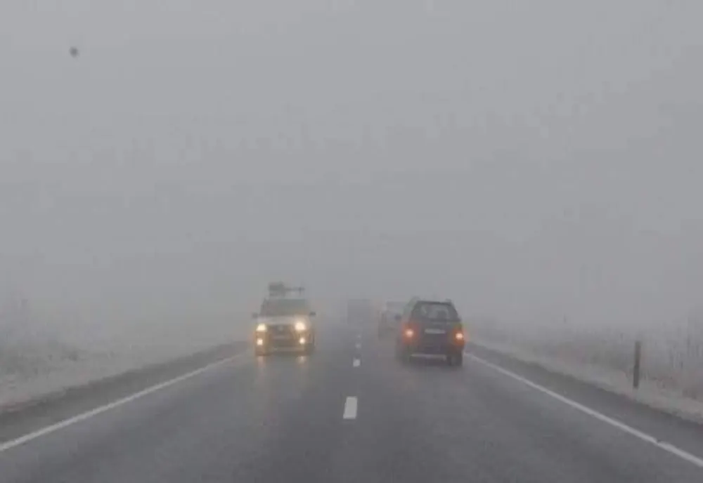 INFOTRAFIC: SE CIRCULĂ ÎN CONDIȚII DE CEAȚĂ ÎN DOUĂ JUDEȚE DIN ȚARĂ