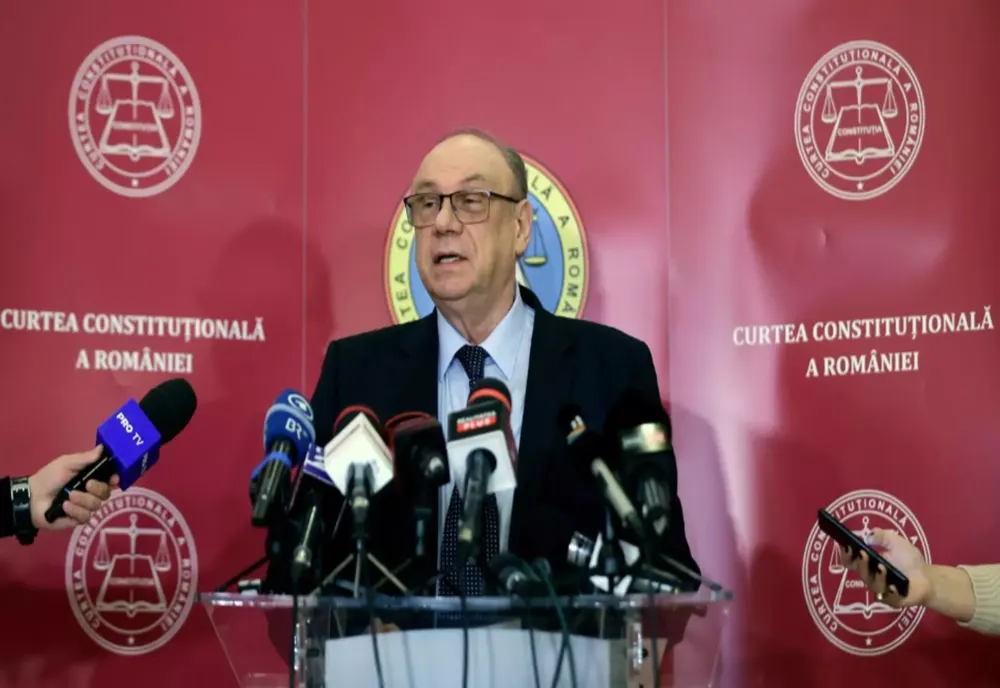 FOSTUL ȘEF AL CCR INSISTĂ PENTRU PRIMA DE 35.000 DE EURO, DEȘI ȚARA E ÎN AUSTERITATE