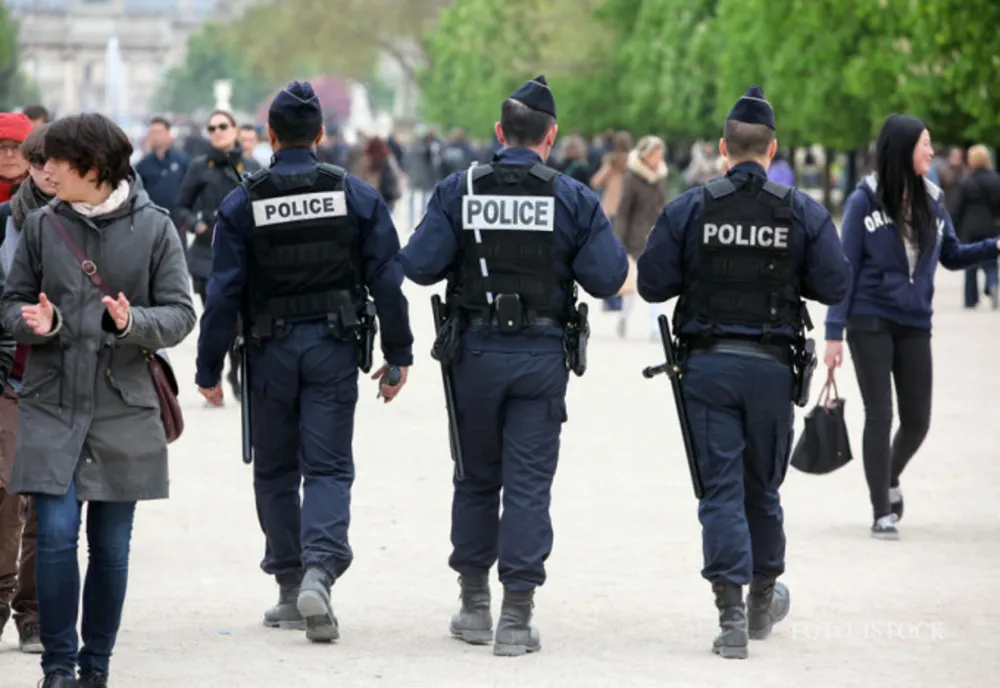 Fetiță de 12 ani, împușcată în timpul unei intervenții a poliției germane: copilul se află în stare critică