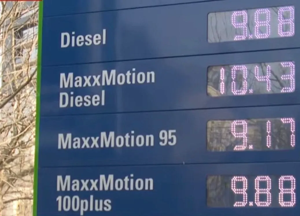 Prețurile la pompă continuă să crească: motorina a depășit 11 lei pe litru. 18 scumpiri consecutive în mai puțin de o lună