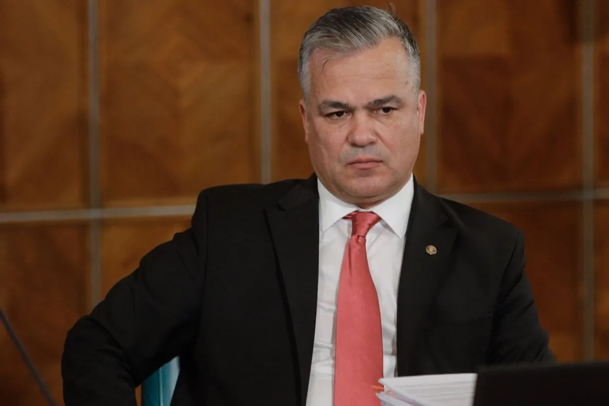 Adrian Veștea discută cu George Simion. Soarta noului Guvern se decide la sediul AUR