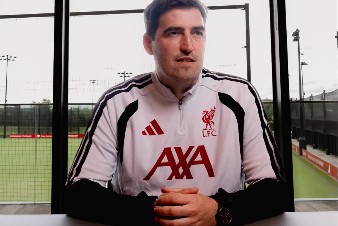 Liverpool l-a numit pe Andoni Iraola antrenor principal, după demiterea lui Arne Slot