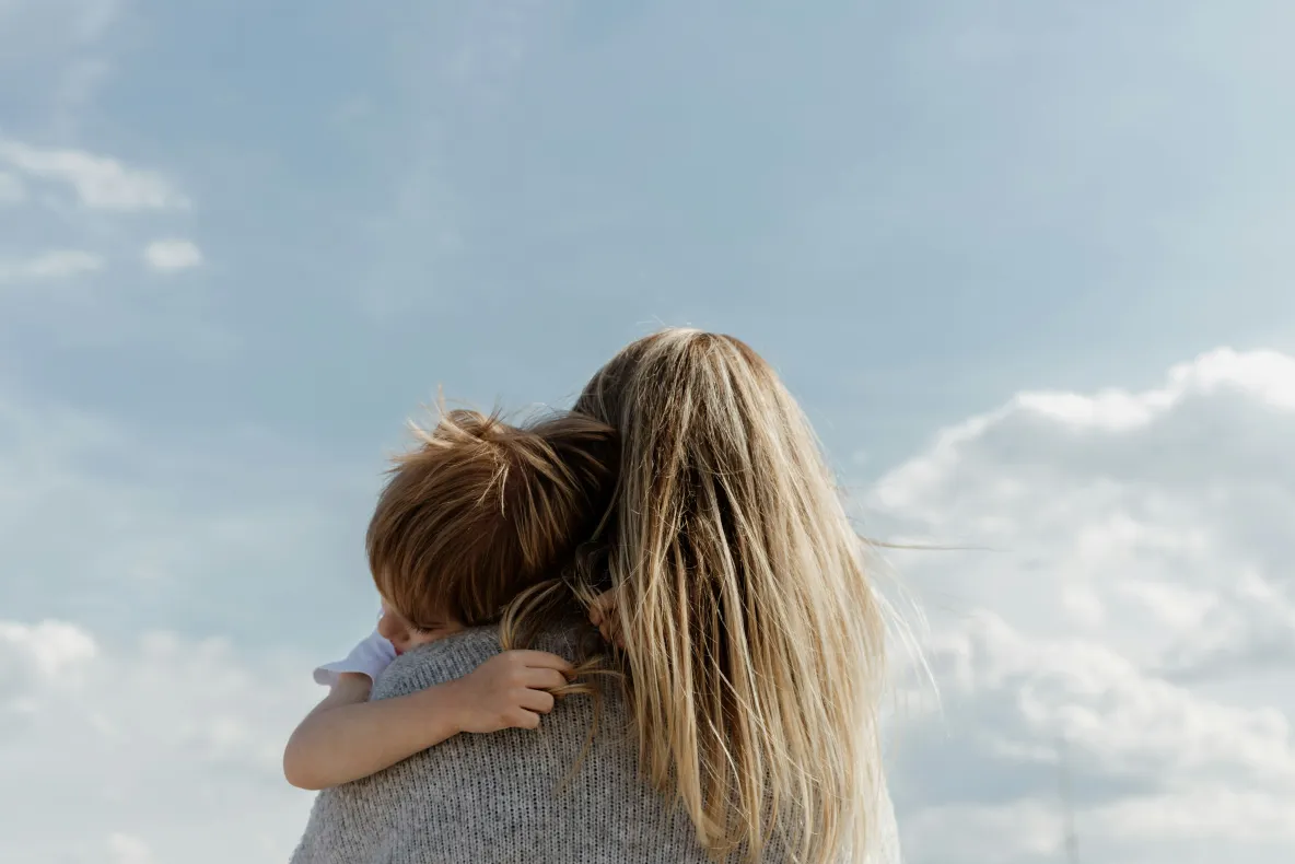 Sondaj: 31% dintre femei se simt discriminate la locul de muncă din cauza faptului că sunt mame