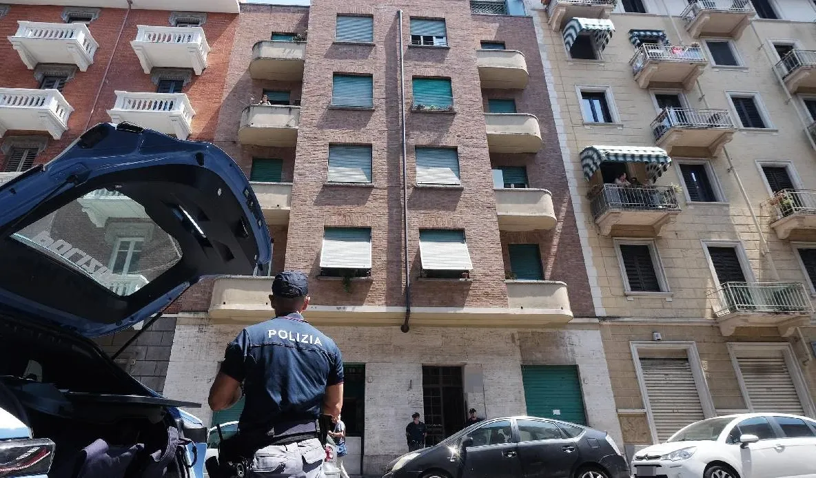 Tragedie în Italia: o româncă și fiica ei de 13 ani au fost găsite moarte într-un apartament din Torino