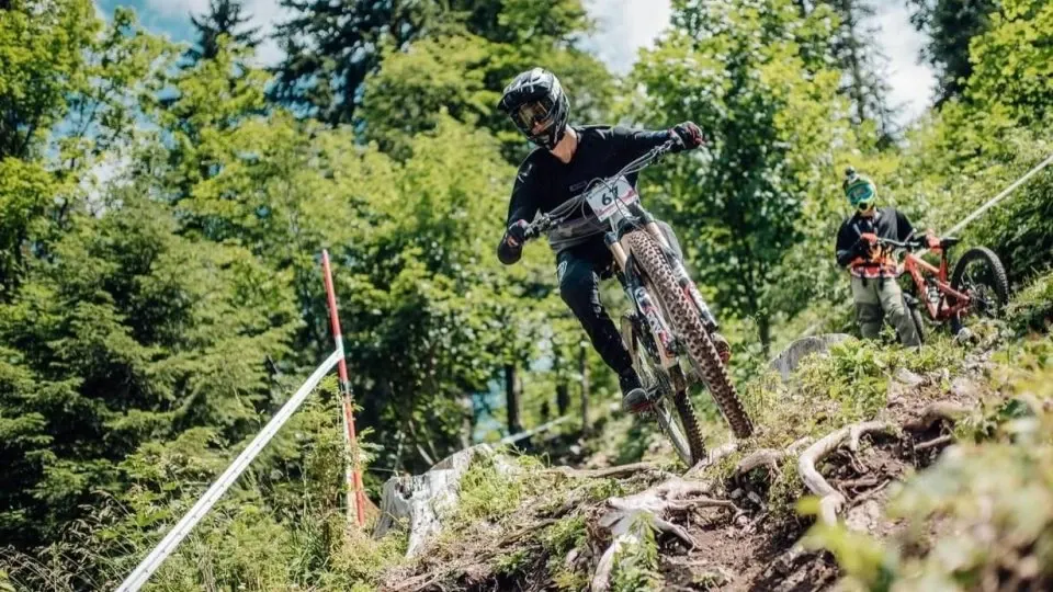 50% reducere pentru brașoveni la transportul cu telegondola în Bike Park Postăvarul