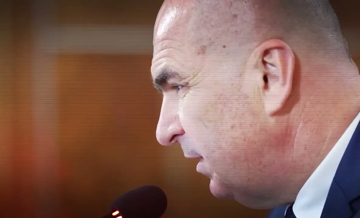 SURSE: sesiunea extraordinară pentru banii din PNRR se amână. Ilie Bolojan îl depășește pe Emil Boc
