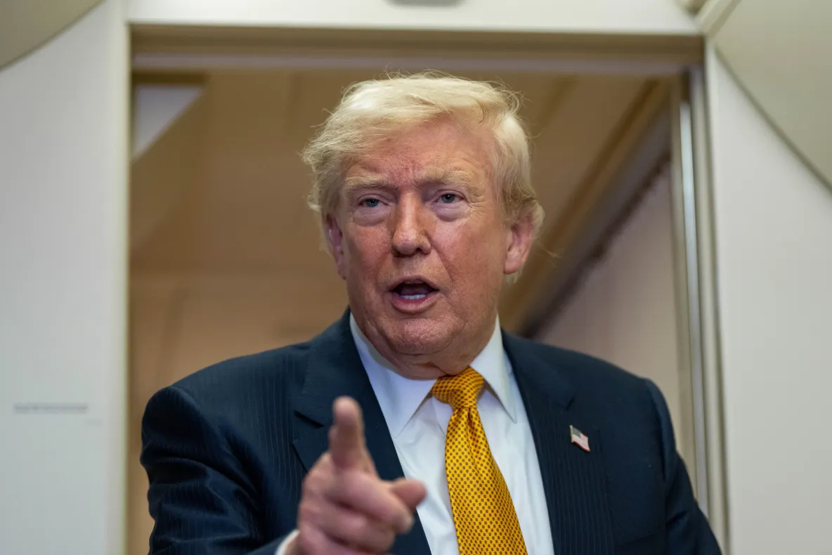 Trump ameninţă să lovească centrale electrice din Iran