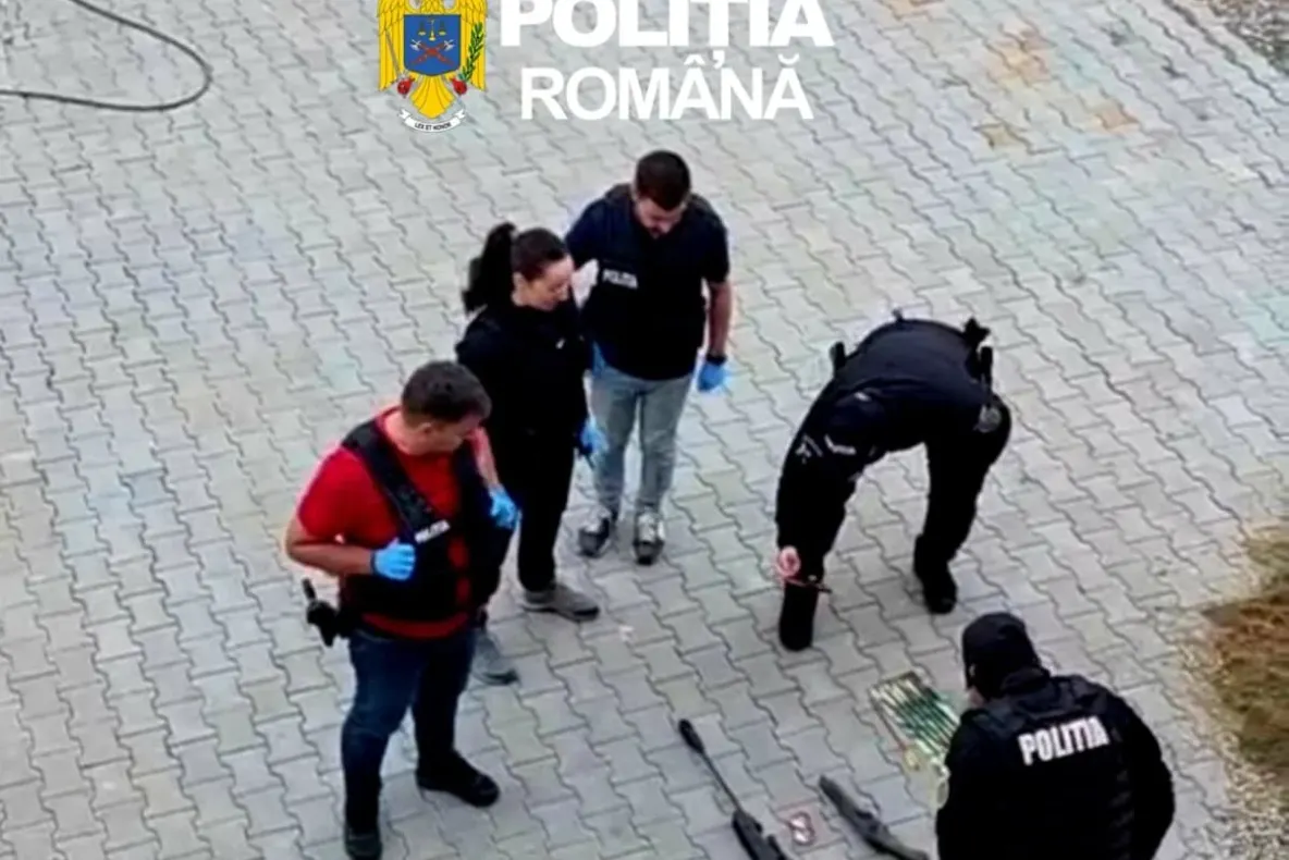 Percheziții în județul Brașov: arme și muniție deținute ilegal, descoperite la un bărbat din Vulcan