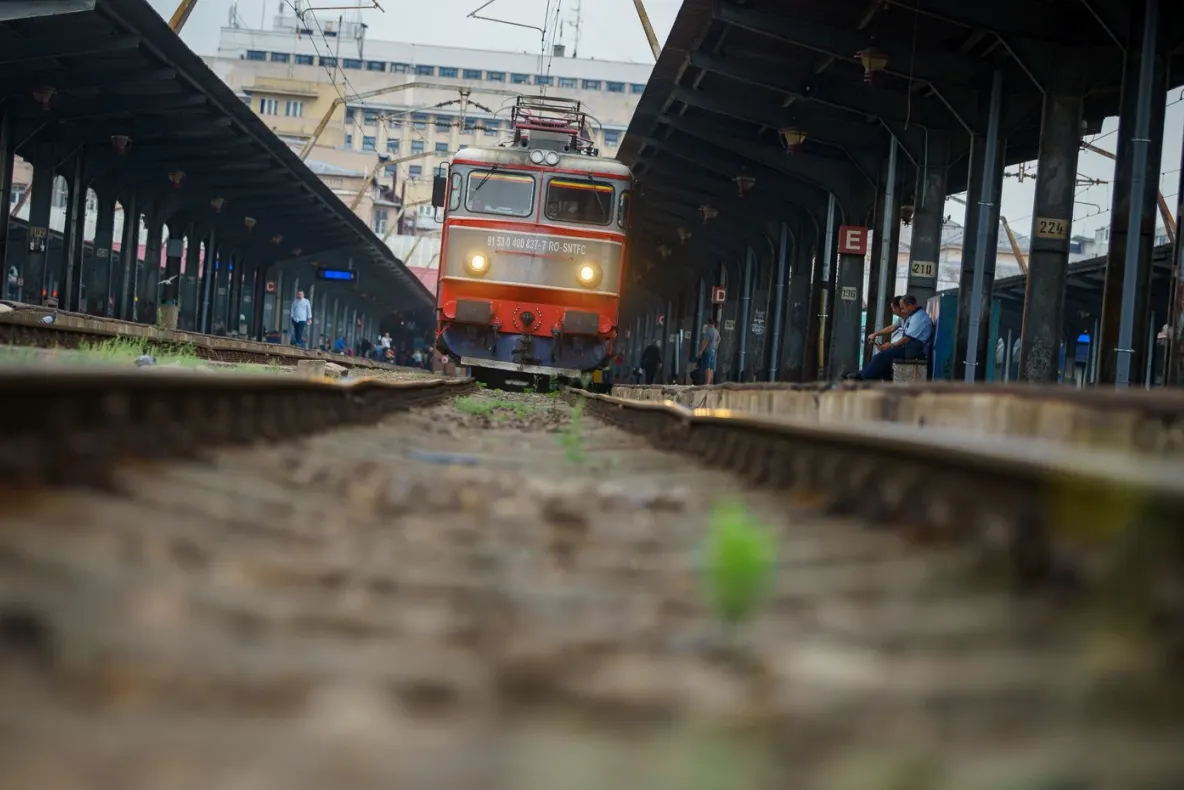 Trenurile care îi scot din sărite pe români. Călătorii reclamă aglomerația și condițiile insuportabile