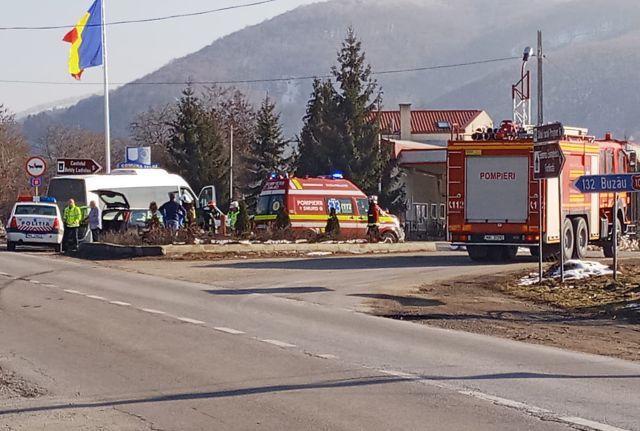 ULTIMĂ ORĂ: Accident rutier în care a fost implicat un microbuz