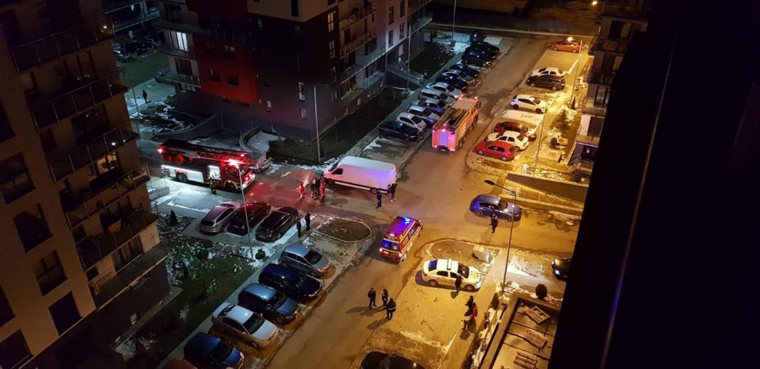 FOTO + VIDEO Acumulare de gaze, într-un bloc din Brașov! Zeci de locatari au fost EVACUAȚI