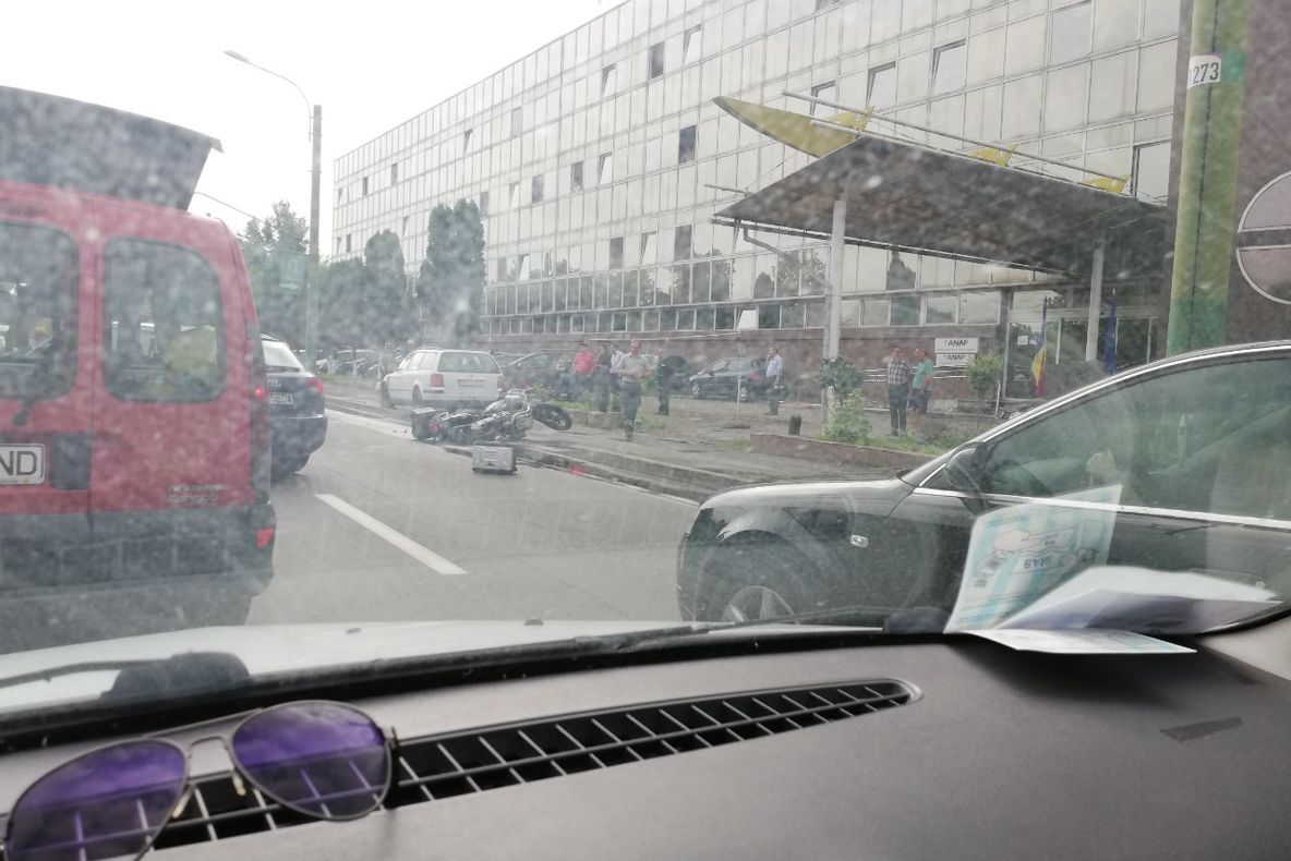 FOTO Accident cu o victimă, în municipiul Braşov