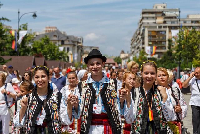RomânIA Autentică, în Piața Sfatului! Programul festivalului