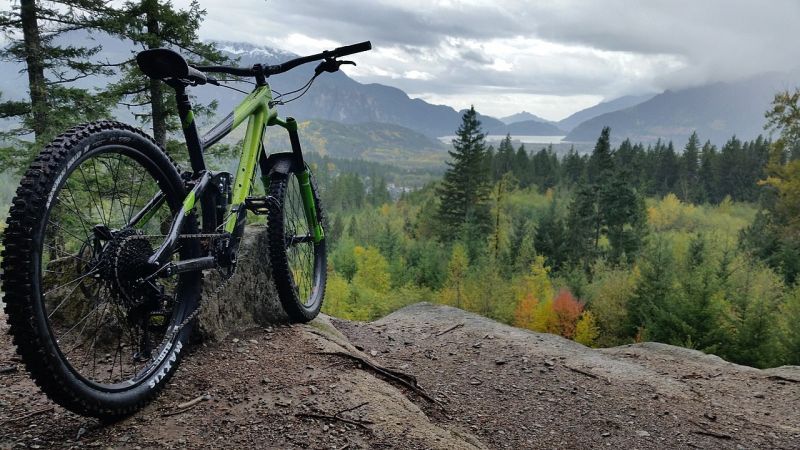 Licitație pentru documentația traseului de mountain bike din Poiana Brașov