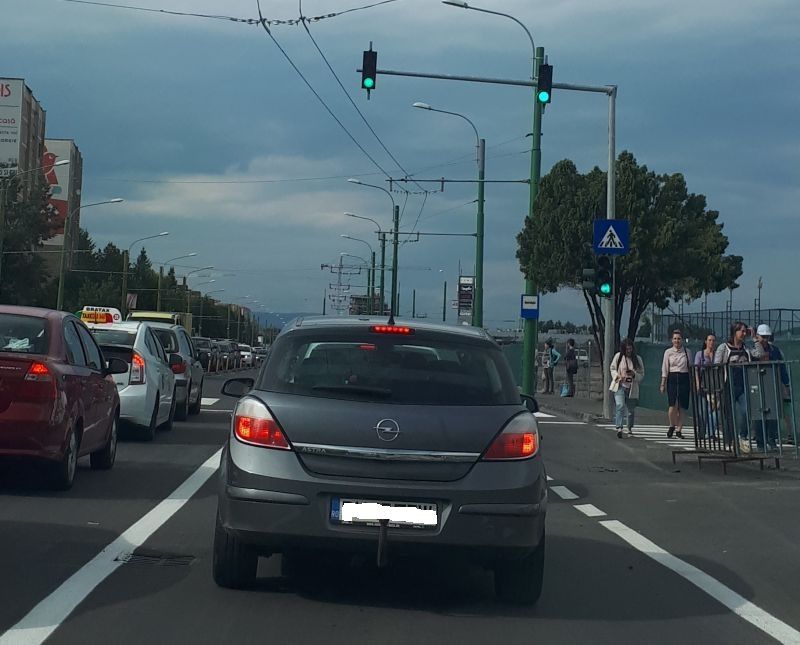 Măsură de siguranță pentru pietonii din Tractorul (FOTO)