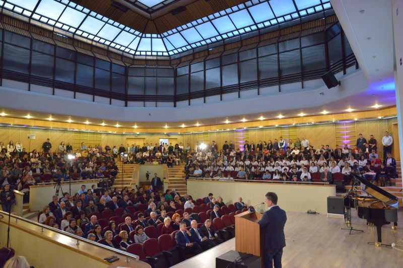 FOTO+VIDEO Mai mulți studenți la facultățile din Brașov! Festivități la deschiderea anului universitar
