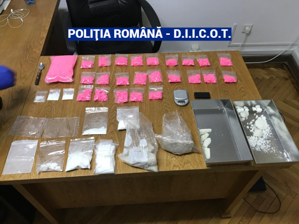 Bărbat prins cu droguri de mare risc, ARESTAT