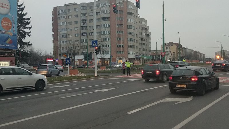 FOTO+VIDEO Atenție, șoferi! Poliția monitorizează traficul în principalele intersecții din Brașov