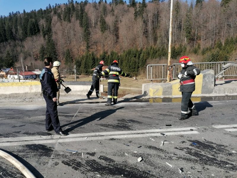 FOTO+VIDEO Grav accident, pe DN1! Două tiruri implicate! Trafic blocat
