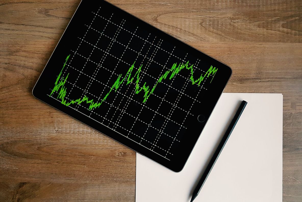 STUDIU TERMENE.RO: 25.64% dintre hotelurile și restaurantele din Brașov solicită certificatul pentru situații de urgență. 17.98% aplică la programul IMM Invest (P)