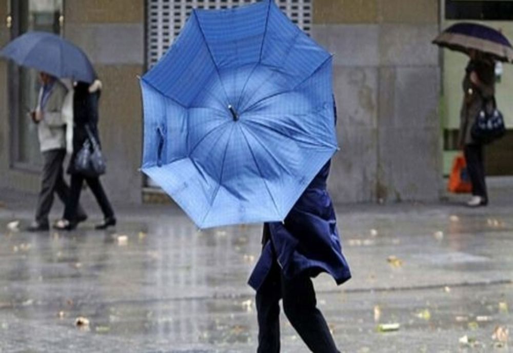 Se răcește vremea! INFORMARE METEO de instabilitate atmosferică și intensificări ale vântului