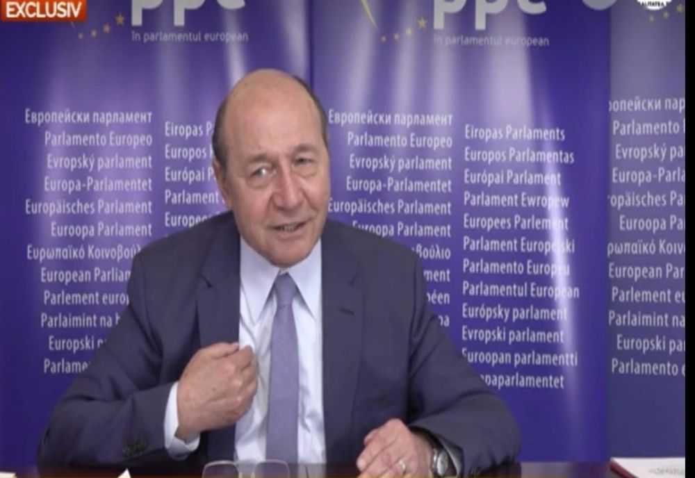 Traian Băsescu: În România se face o propagandă de tip nord-coreean în privința vaccinării anti-Covid. Când vom putea relaxa măsurile