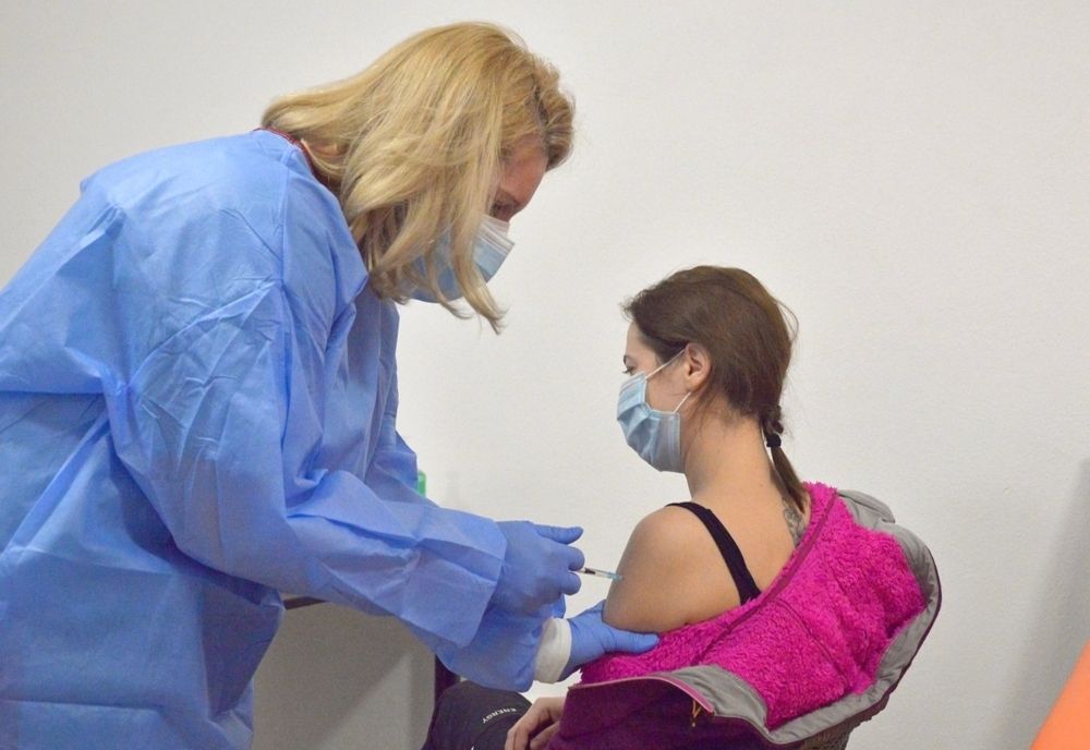 A fost închis un centru de vaccinare anti-COVID-19 din municipiul Braşov!