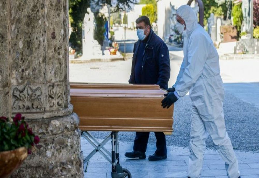 COVID-19. Cel mai mare număr de decese, de la începutul pandemiei! Învins de virus a fost și un bebeluș care avea și alte afecțiuni