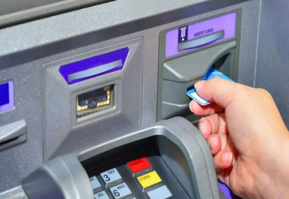 Noua metodă de furt din bancomate. Românii, în prim plan. Au speriat Europa