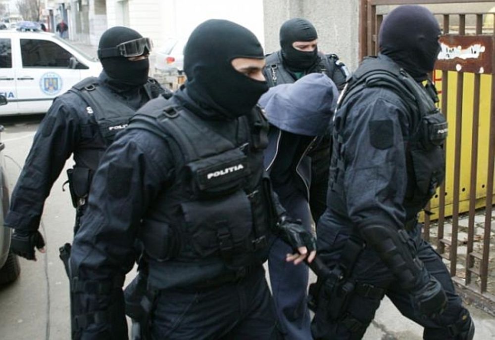 35 de percheziții domiciliare în mai multe județe, printre care şi Braşovul!