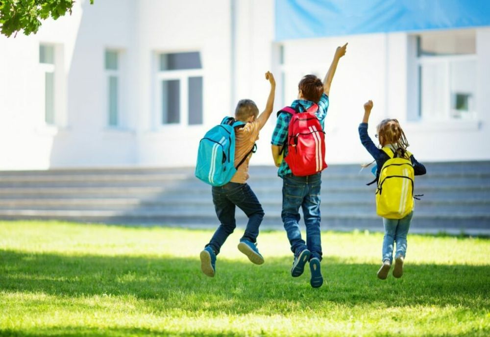 Elevii intră de vineri în vacanță, după finalizarea cursurilor