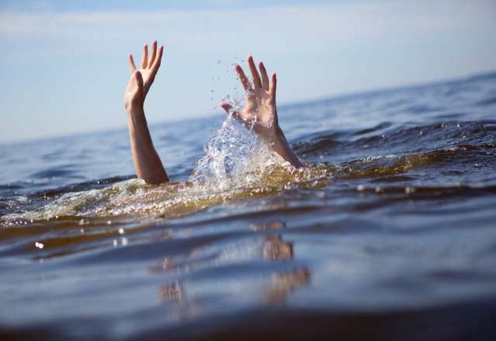 ALERTĂ PE LITORAL! BĂRBAT DE 70 DE ANI, SCOS INCONŞTIENT DIN MARE, LA COSTINEŞTI