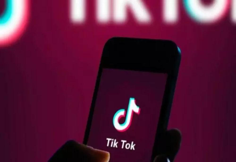 Ciucă: Nu văd o problemă să ne aliniem Comisiei Europene în ceea ce priveşte interzicerea TikTok pentru instituţiile din România